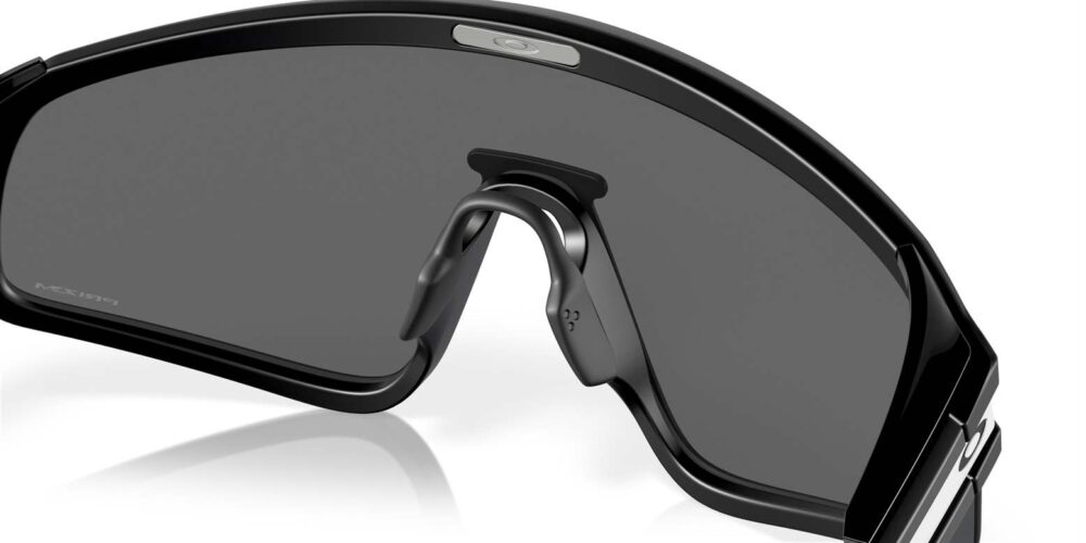 Oakley • OO-9404-940401 • 0OO9404 940401 P21 shad al4